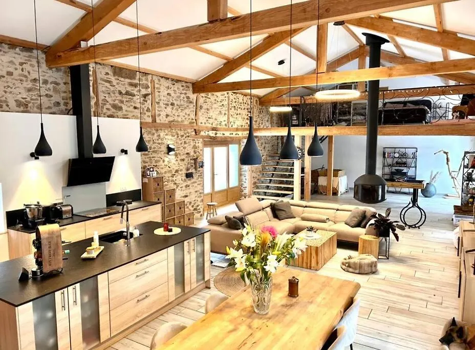 Domaine Les Macans Saint-Vert Holiday home