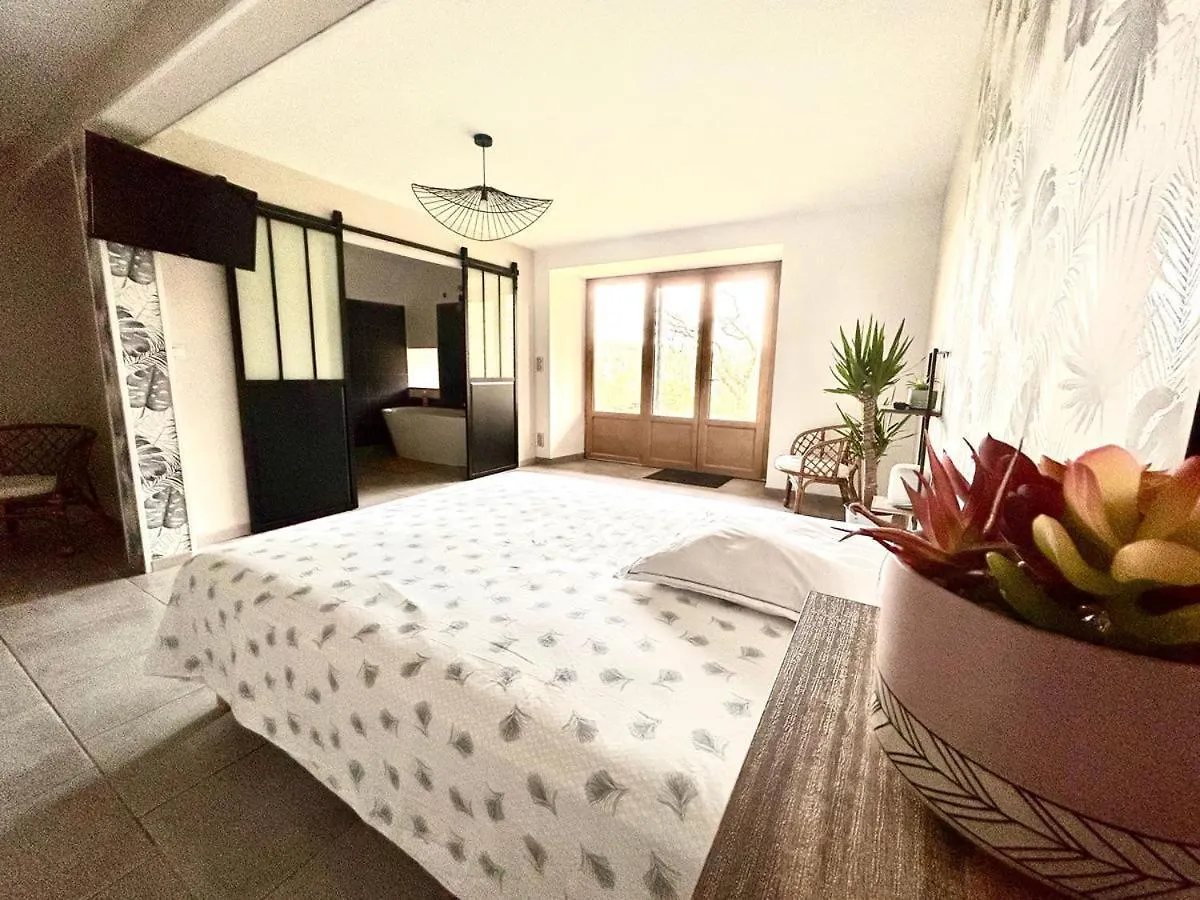 Domaine Les Macans Saint-Vert Holiday home